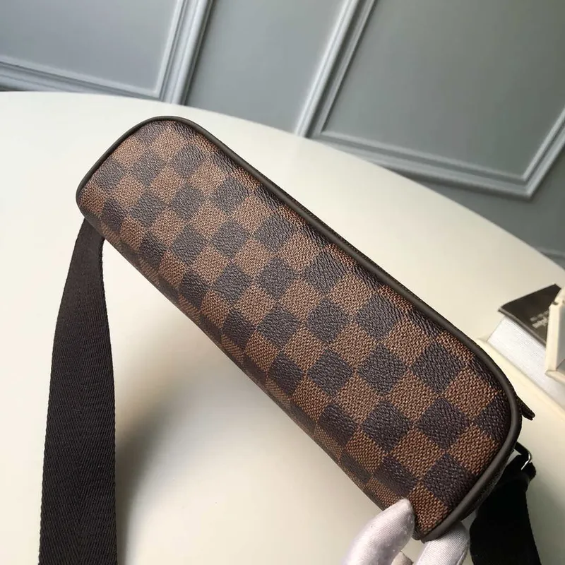 Louis Vuitton N41031 District PM Taška Damier Ebène