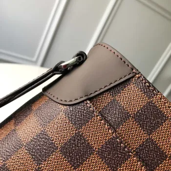 Louis Vuitton N41031 District PM Taška Damier Ebène