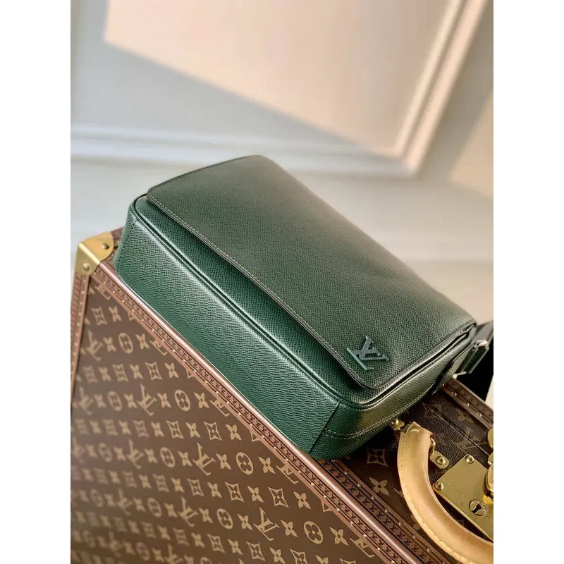 Louis Vuitton M30861 District PM Taiga infini tmavě zelená taška