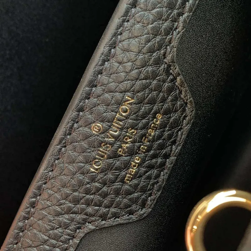 LV M20708 Louis Vuitton Capucines BB Kabelka Černá