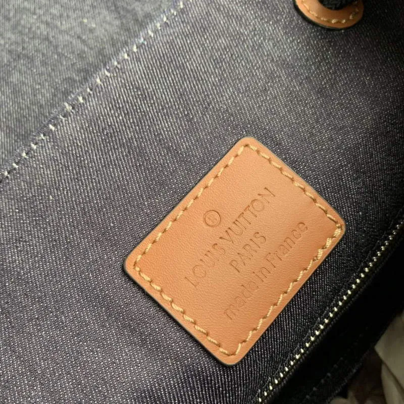 LV M46338 Louis Vuitton Christopher MM Batoh Modrý