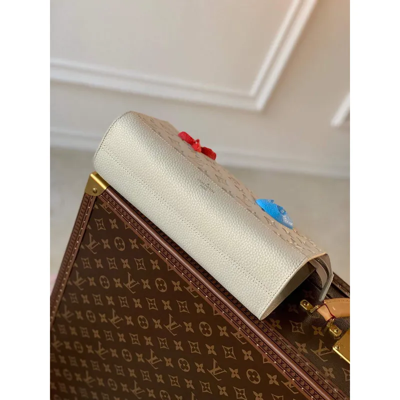 LV M81556 Louis Vuitton Pochette Voyage Ostatní kůže Světle šedá