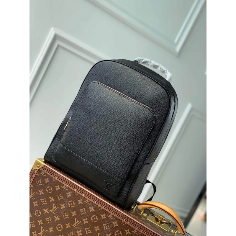 LV M30857 Louis Vuitton Adrian Batoh Černý