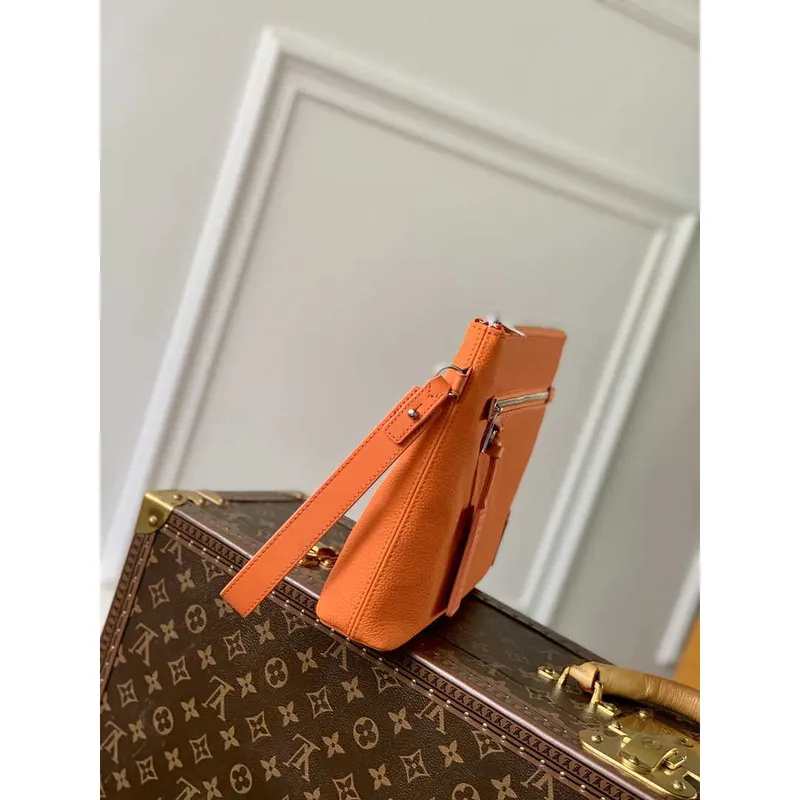 Louis Vuitton M69837 LV Aerogram Pochette iPad Oranžová