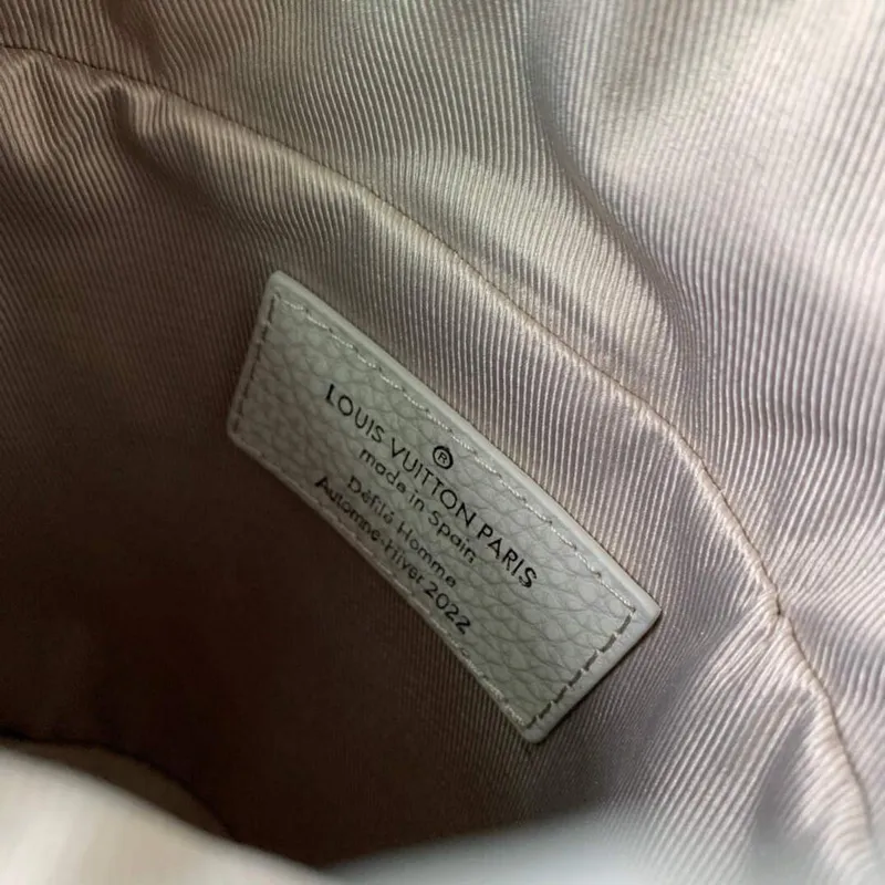 LV M81572 Louis Vuitton Kapsa Chalk Bag Bílá