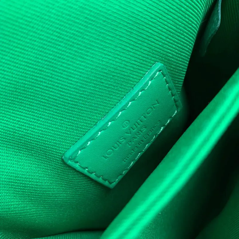 LV M81525 Louis Vuitton S LOCK Vertikální nositelná peněženka Mátově zelená