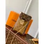 LV M63913 Louis Vuitton Vertikální Trunk Pochette Taška