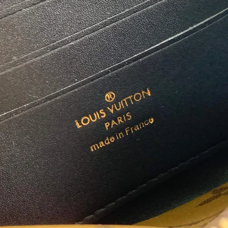 LV M63913 Louis Vuitton Vertikální Trunk Pochette Taška