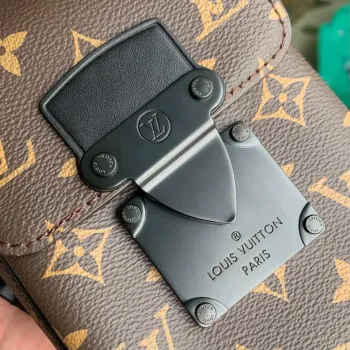 LV M81522 Louis Vuitton S LOCK Vertikální nositelná peněženka černá