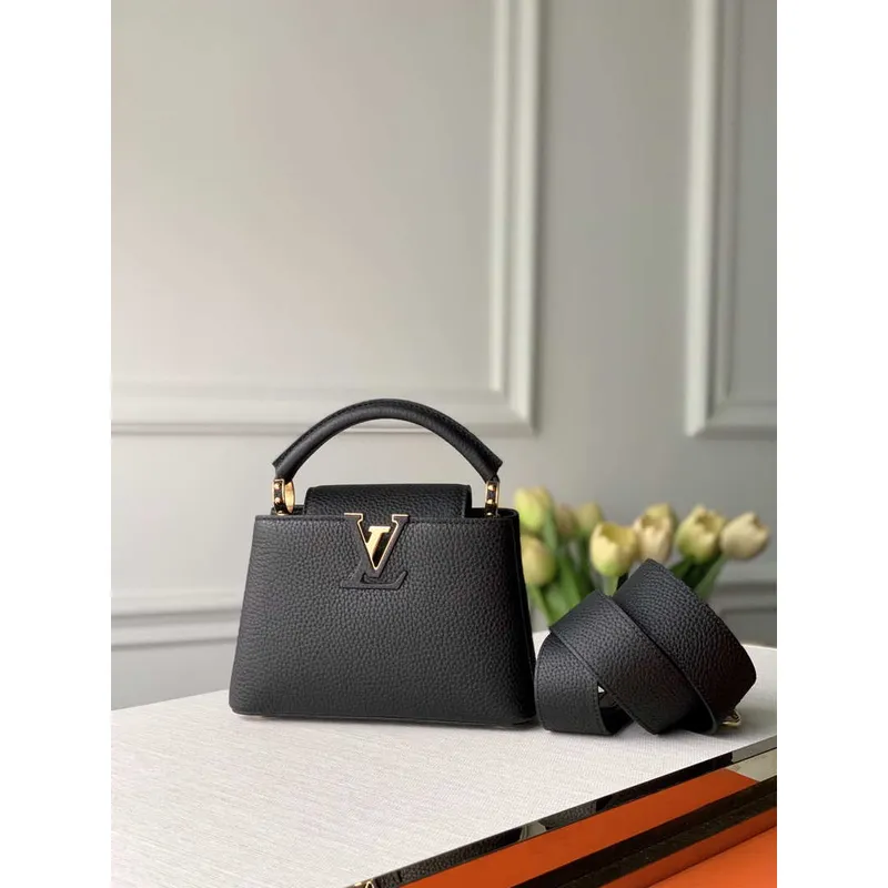 LV M56071 Louis Vuitton Capucines mini kožená taška černá