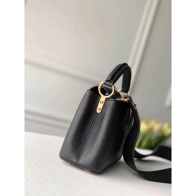 LV M56071 Louis Vuitton Capucines mini kožená taška černá