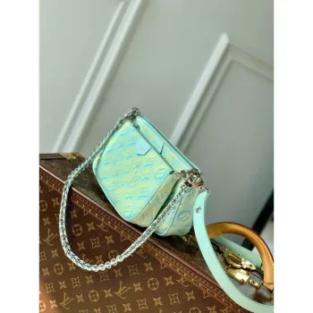 LV M46180 Louis Vuitton Multi Pochette Accessoires Vert d'eau Zelená