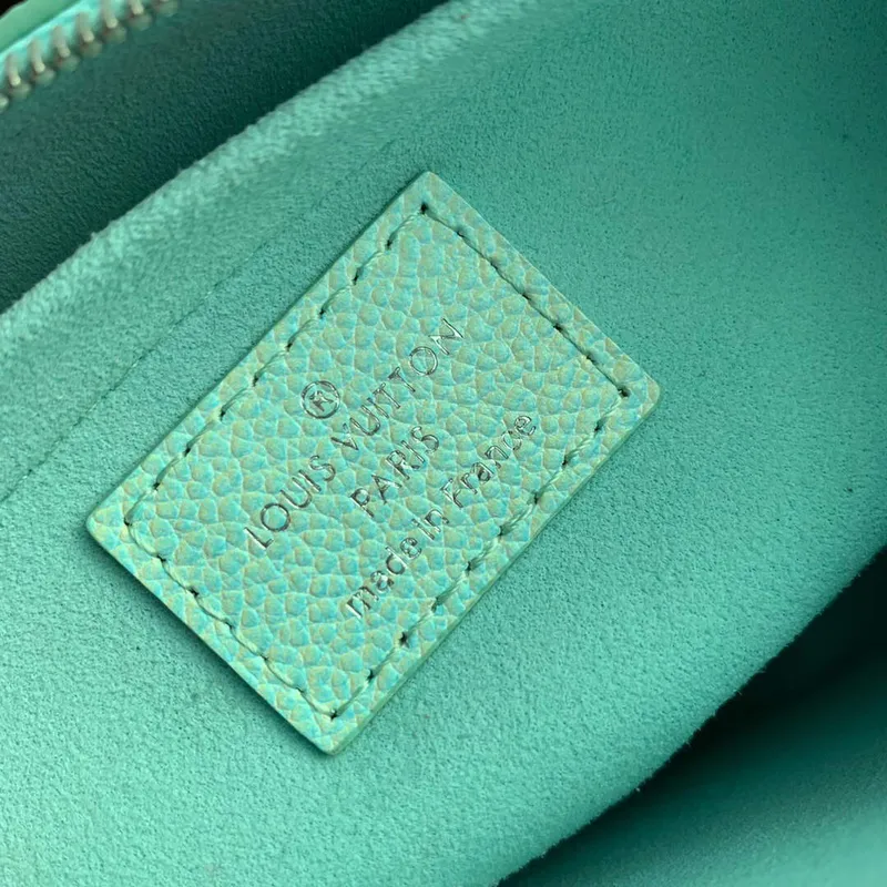 LV M46180 Louis Vuitton Multi Pochette Accessoires Vert d'eau Zelená