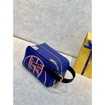 LV M21106 Louis Vuitton toaletní taška modrá