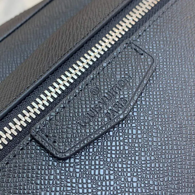 LV M30245 Louis Vuitton Outdoor Bumbag Černá