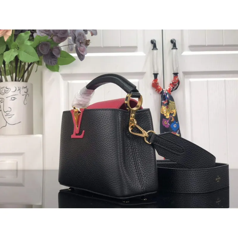LV M59882 Louis Vuitton Capucines Mini BB Kabelka Černá