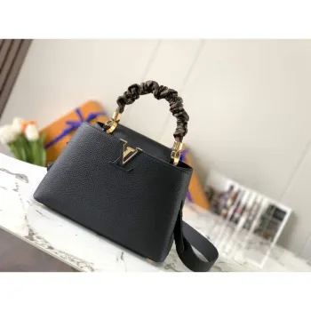 LV M58732 Louis Vuitton Capucines MM Kabelka Černá