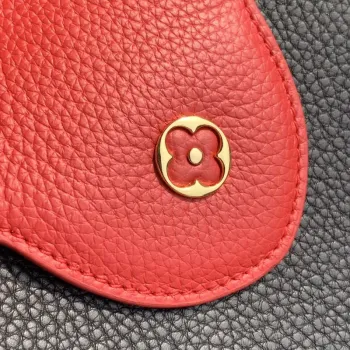 LV M57518 Louis Vuitton Capucines MM Kabelka Černá a Červená