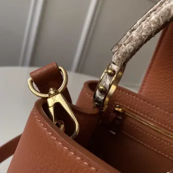 LV N97980 Louis Vuitton Capucines MM Taška Hnědá