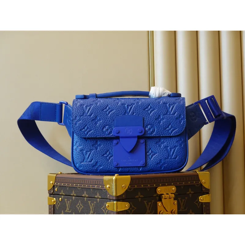 LV Louis Vuitton M58487 S Lock Sling Modrá