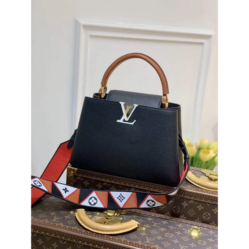 LV M59021 Louis Vuitton Capucines MM Kabelka Černá