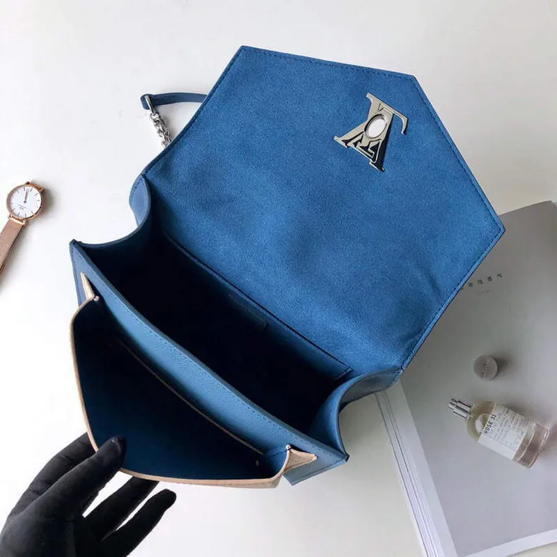 LV M56137 Louis Vuitton Mylockme Chain Bag Modrá