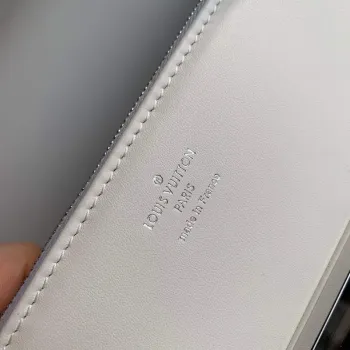 LV M20395 Louis Vuitton Swing Kabelka Bílá