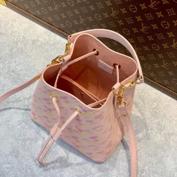 LV M53609 Louis Vuitton NéONOé BB Kabela na řetězu Růžová