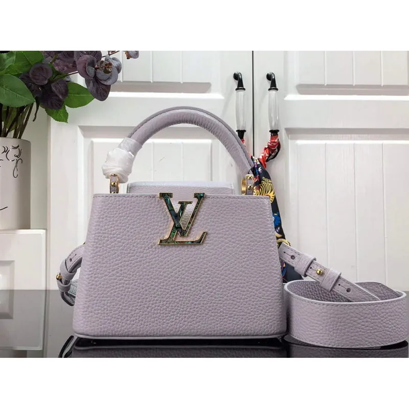 LV M56071 Louis Vuitton Capucines Mini Kabelka Taro Purple
