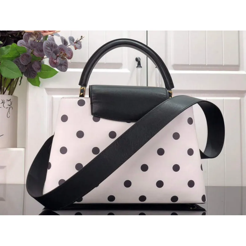 LV M20373 Louis Vuitton Capucines MM Kabelka