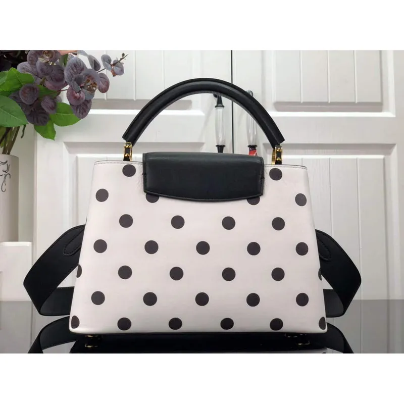 LV M20373 Louis Vuitton Capucines BB Kabelka