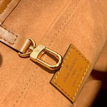 LV M59962 Louis Vuitton Petit Bucket Bag karamelově hnědá