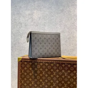 LV M30840 Louis Vuitton Pochette Voyage MM kůže Taiga