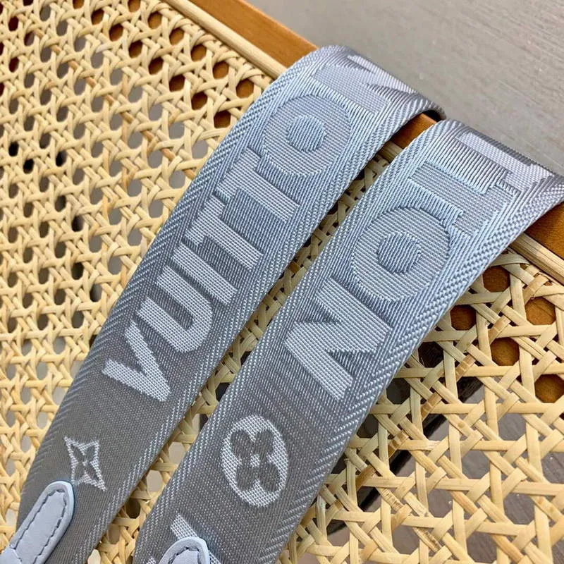 LV M59825 Louis Vuitton Taška Over The Moon Ledový modrý