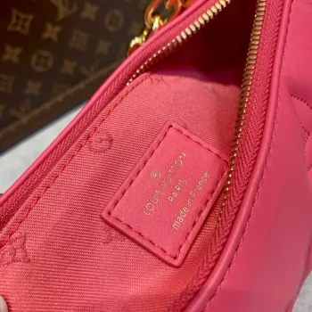 LV M59915 Louis Vuitton Taška Over The Moon Dragon Fruit Pink