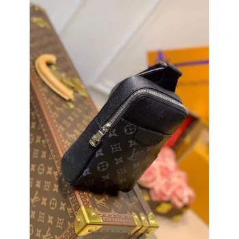 LV M30741 Louis Vuitton Outdoor Slingbag Černá