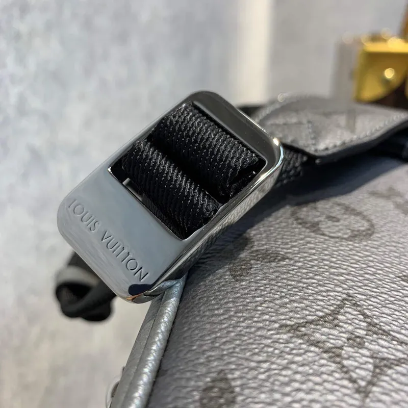 LV M30833 Louis Vuitton Outdoor Slingbag Gunmetal šedá