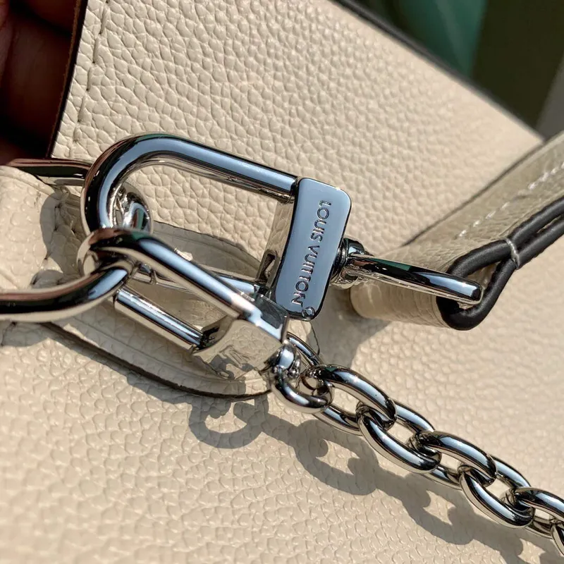 LV M59953 Louis Vuitton Marelle Tote MM Quartz Bílá