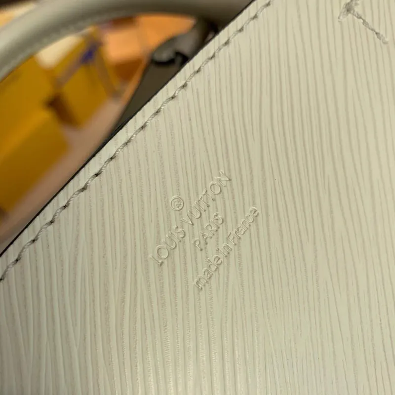 LV M59953 Louis Vuitton Marelle Tote MM Quartz Bílá