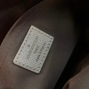 LV M30247 Louis Vuitton Outdoor Bumbag Stříbrná