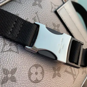 LV M30247 Louis Vuitton Outdoor Bumbag Stříbrná