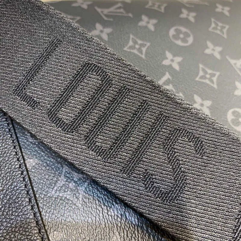 LV M45914 Louis Vuitton Saumur Tote Černá