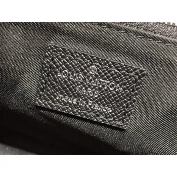 LV M30807 Louis Vuitton Nová taška přes rameno s klopou, černá
