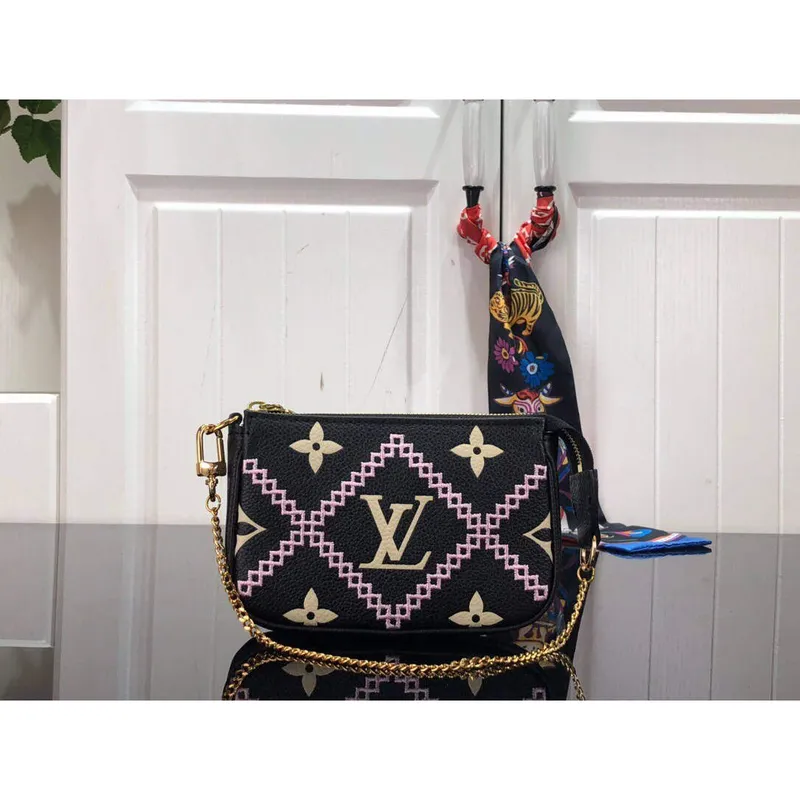 LV M81140 Louis Vuitton Mini Pochette Accessoires Taška Černá