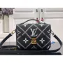 Louis Vuitton M46028 LV M46018 Pochette Metis Monogram Černá