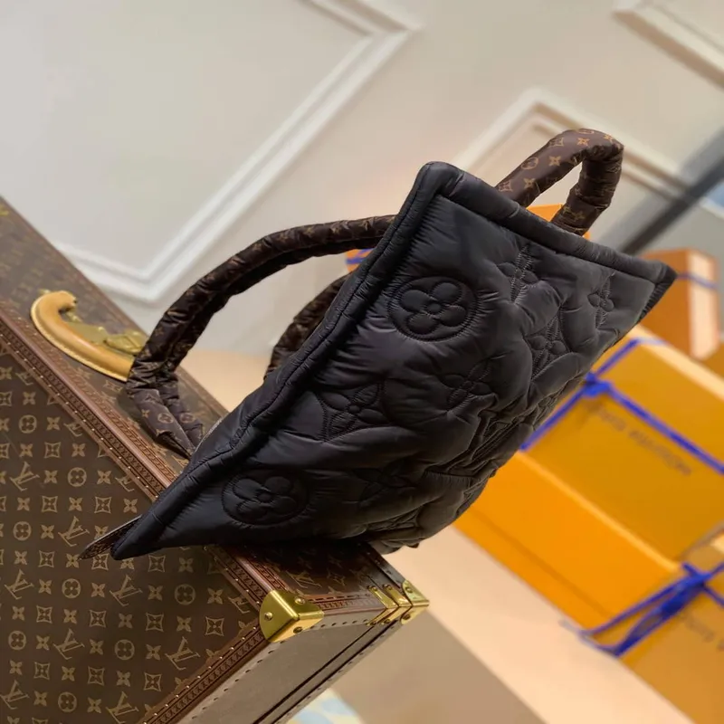 LV M58981 Louis Vuitton Nový Batoh Černý