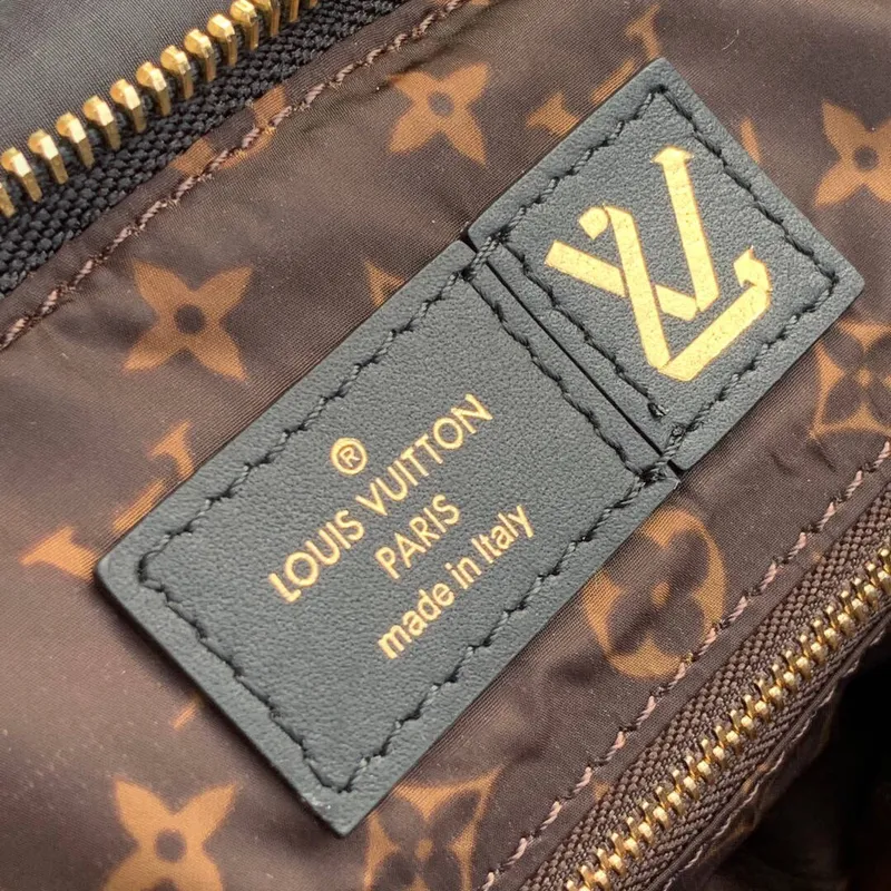 LV M58981 Louis Vuitton Nový Batoh Černý