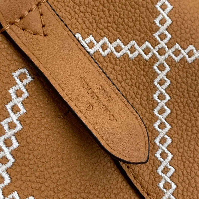 LV M46023 Louis Vuitton NéONOé BB Kabela Hnědá