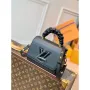 LV M58571 Louis Vuitton Twist PM Kožená kabelka černá