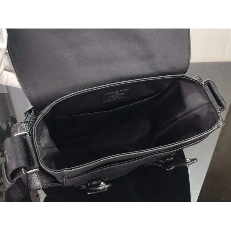 LV M58476 Louis Vuitton Christopher Messenger Bag Černá M58475